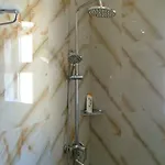 Hotel Dollari Kryemëdhej